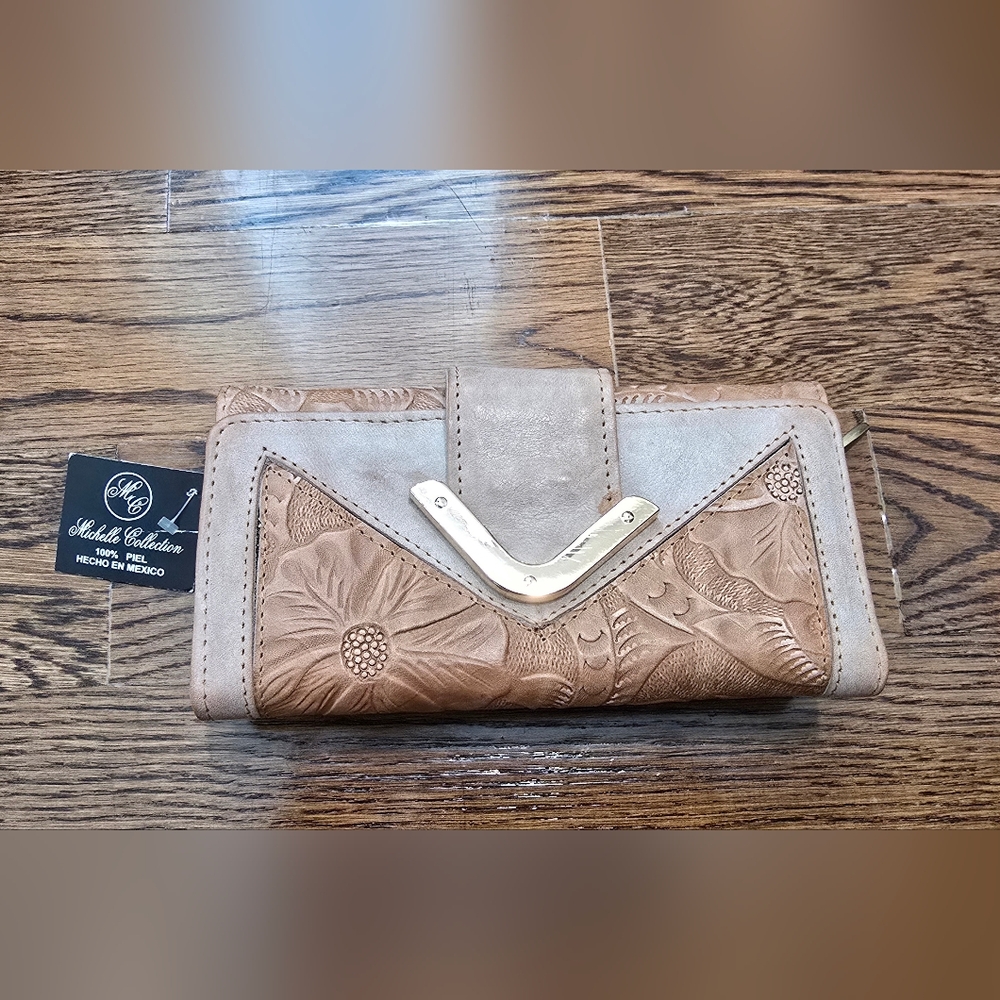 Elegant Tan and Cream Women's Clutch